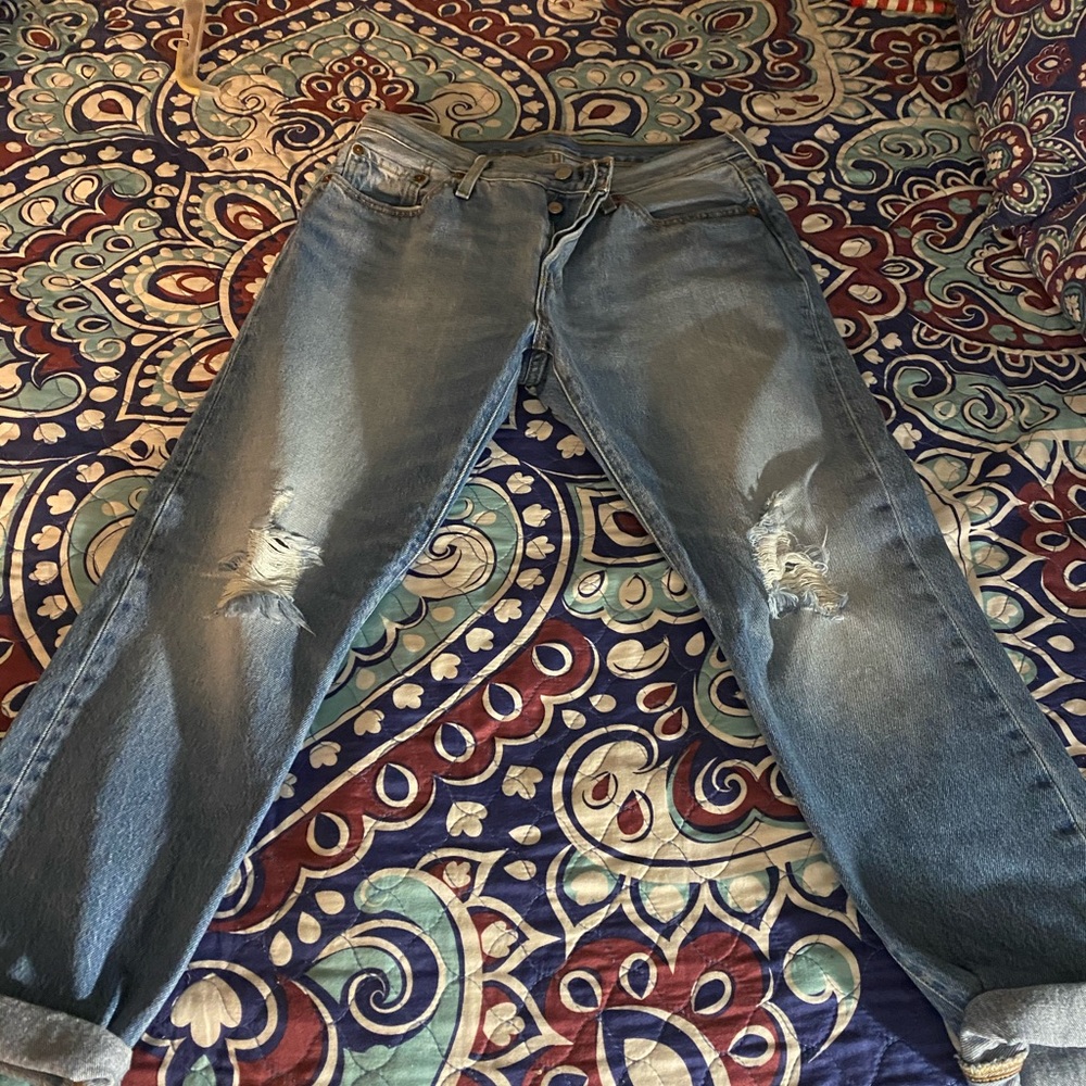 Levi’s boyfriend jeans